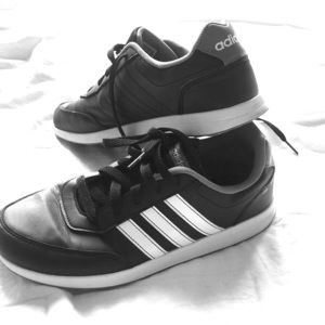 Adidas barely worn black with white 3 stripe shoes